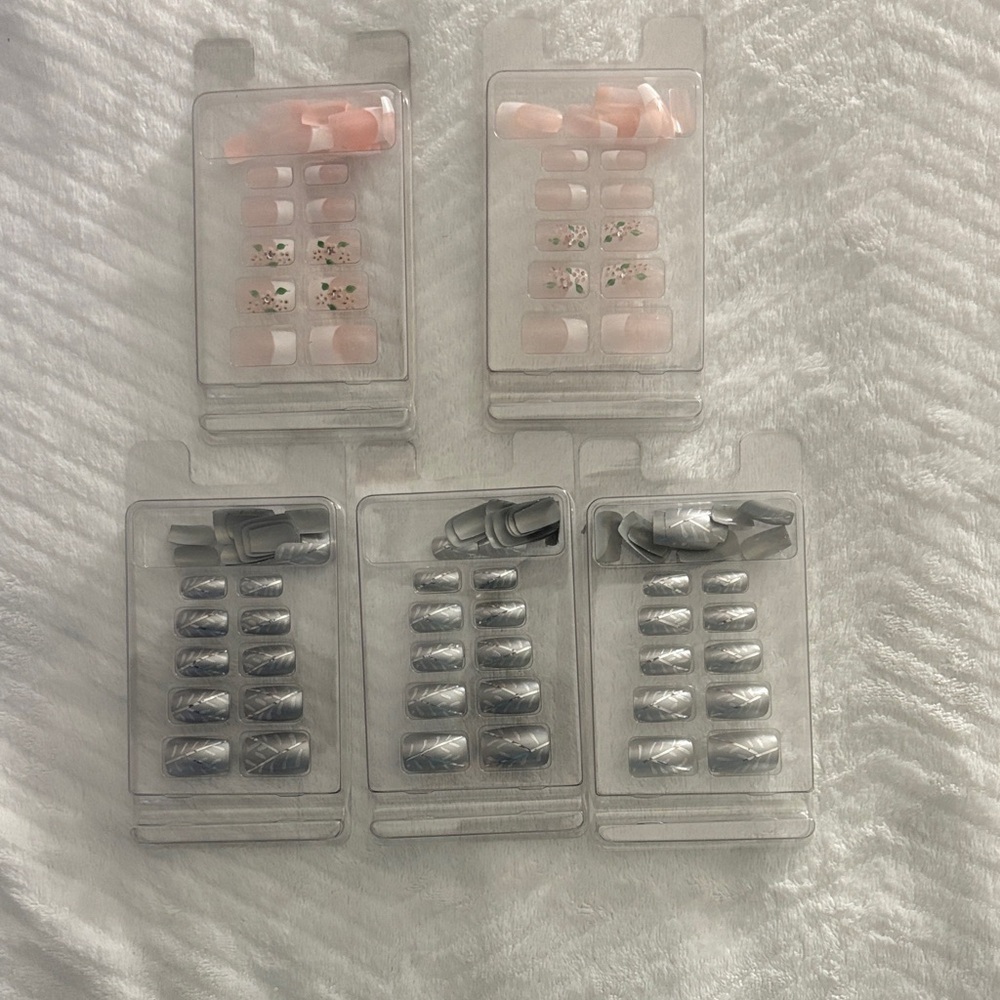 Press-On Nail Set – Pink Floral & Silver Metallic Mix